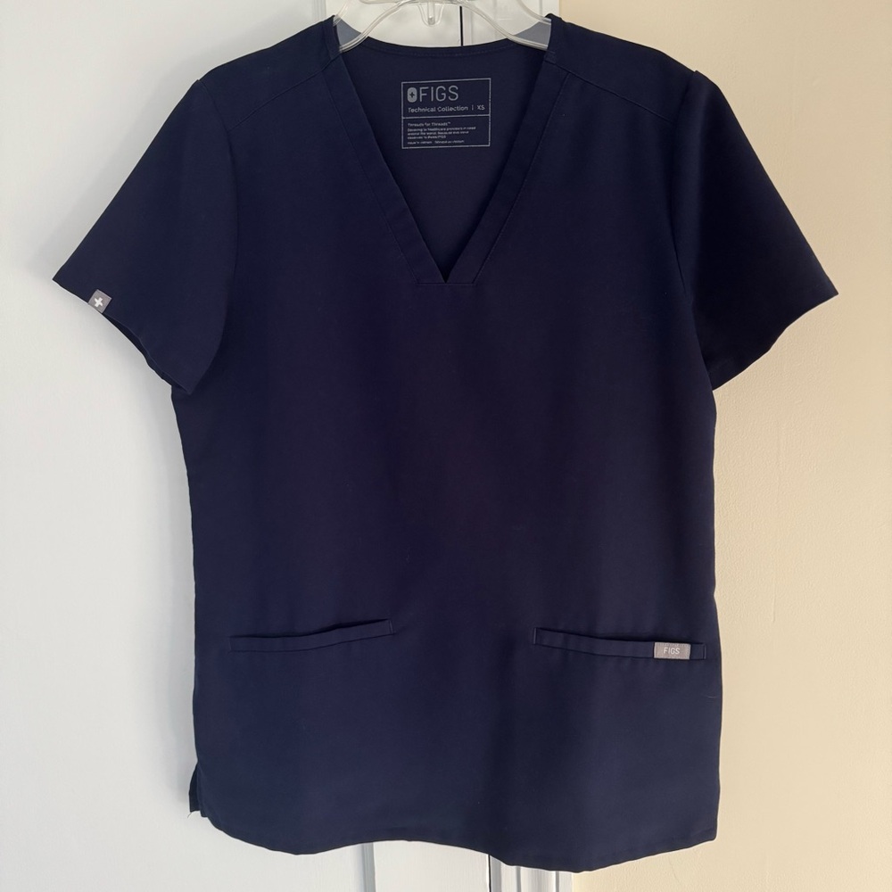 Figs Women's Navy Scrub Top